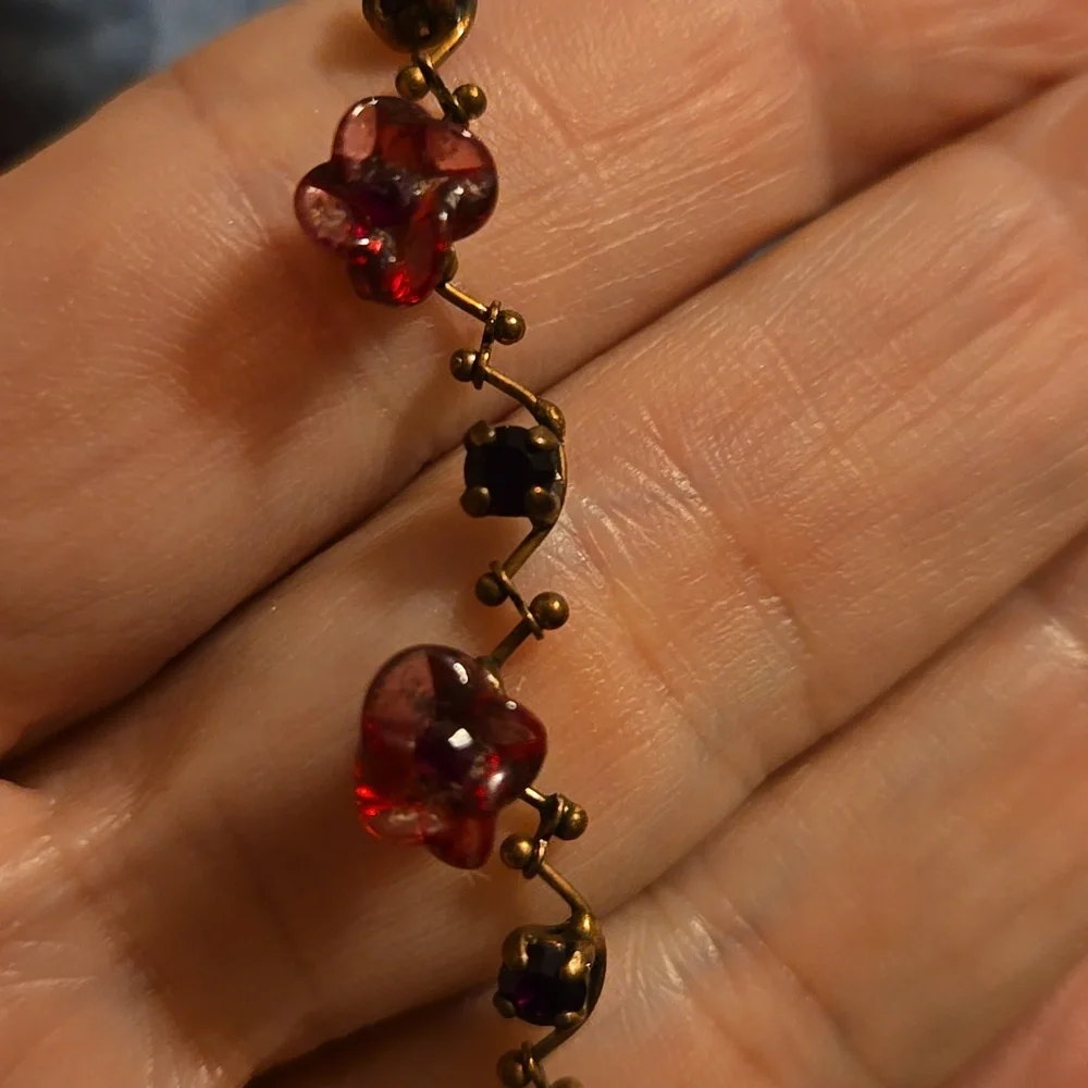 Red Envelope Flores Glass & Copper Necklace from Sandine of Satellite Jewelry - Picture 7 of 7